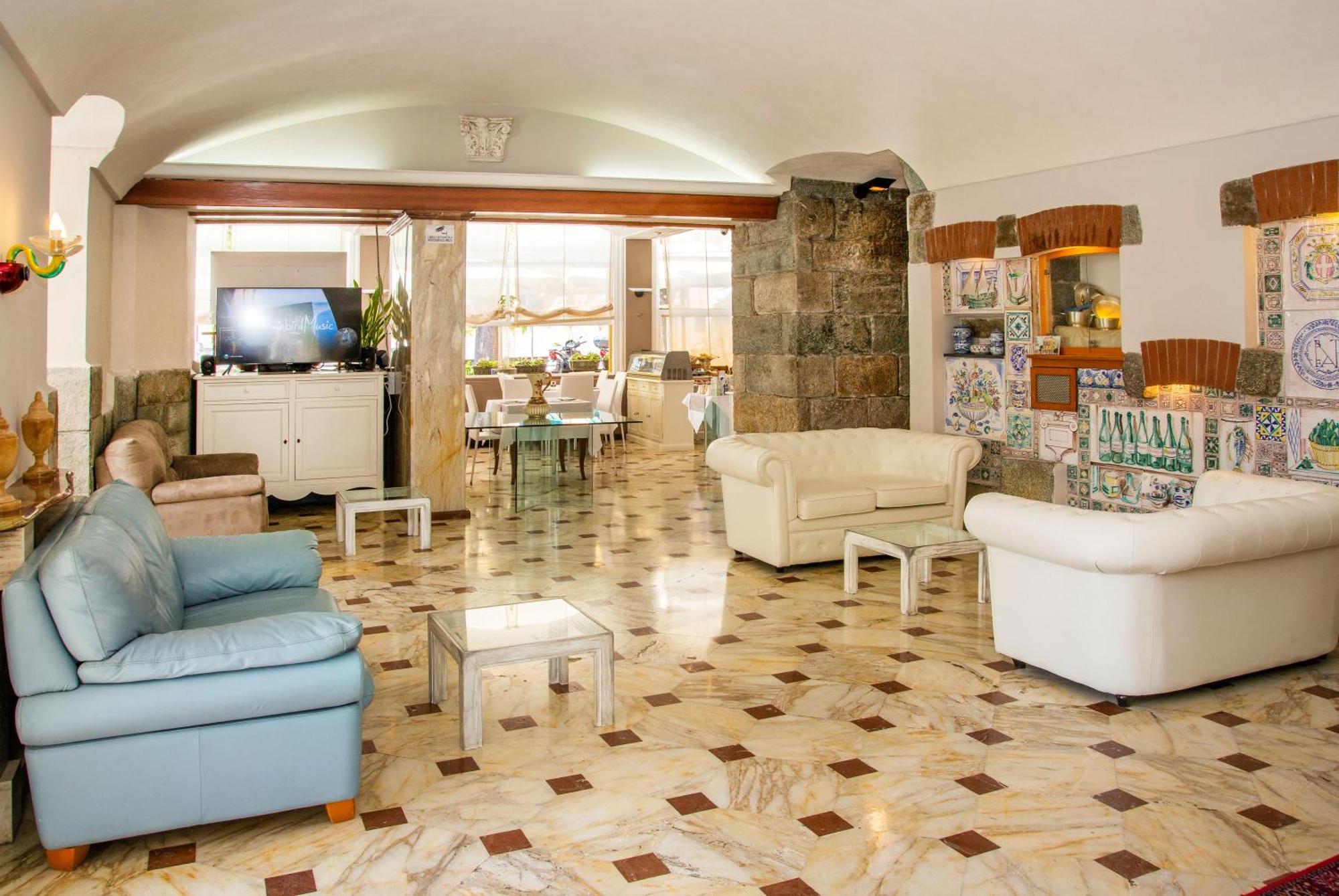 Miramare Hotel 3*
